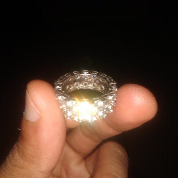 ring - Picture 1 of 2